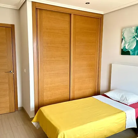 Sea View 2-bedrooms Appartement *